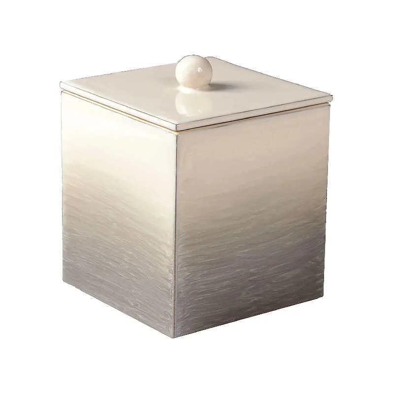 White track lighting for a clean lookOmbre Container